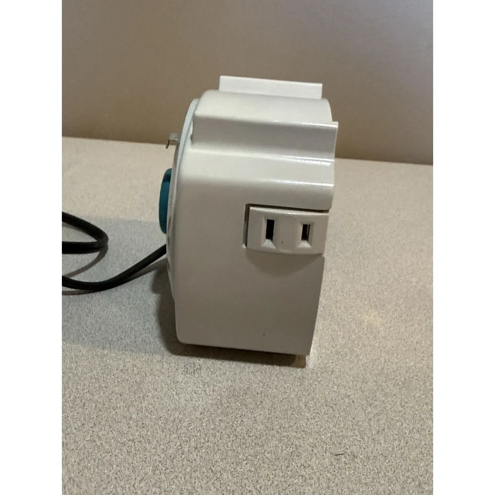 Vintage Intermatic Time-All‎ Lamp Appliance Timer Model A211-4 Teal & Gray